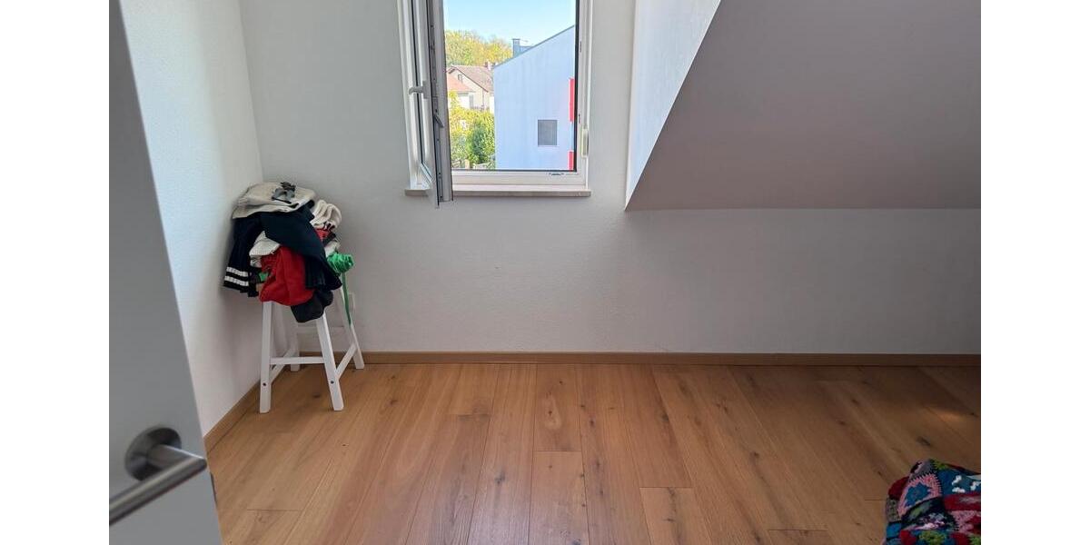 Dachgeschoßwohnung Kumhausen - 3 Zimmer, 78 m&sup2;, 1.300&euro; | Angebot:26399617