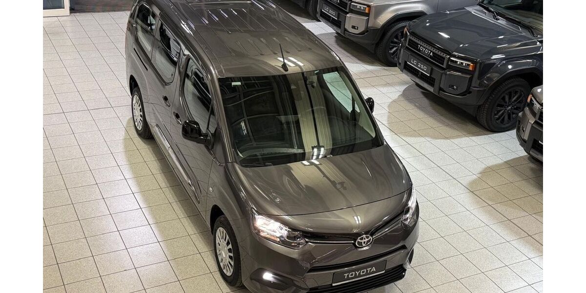 Toyota Proace City 17.448 km 27.895 &euro; Poing bei München 85586