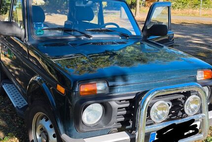 Lada Taiga 23.372 km 9.900 &euro; Lossatal 04808
