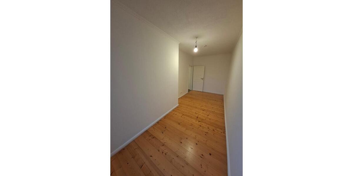 Etagenwohnung Schönebeck (Elbe) - 4 Zimmer, 106 m&sup2;, 800&euro; | Angebot:25052594