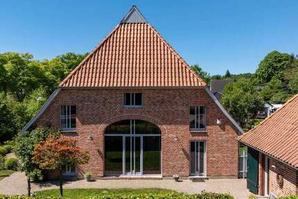 Haus zum Kaufen in Eutin-Fissau 895.000 € 216.2 m²