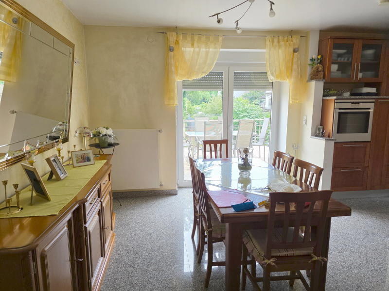 ObjNr:19733 - Moderisierte Doppelhaushälfte mit Garten und sep. Wohnung oder Gewerbeeinheit 7 zimmer