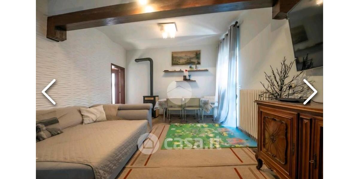 Doppelhaushälfte Friedberg (Hessen) - 2 Zimmer, 142 m&sup2;, 114.000&euro; | Angebot:25446589