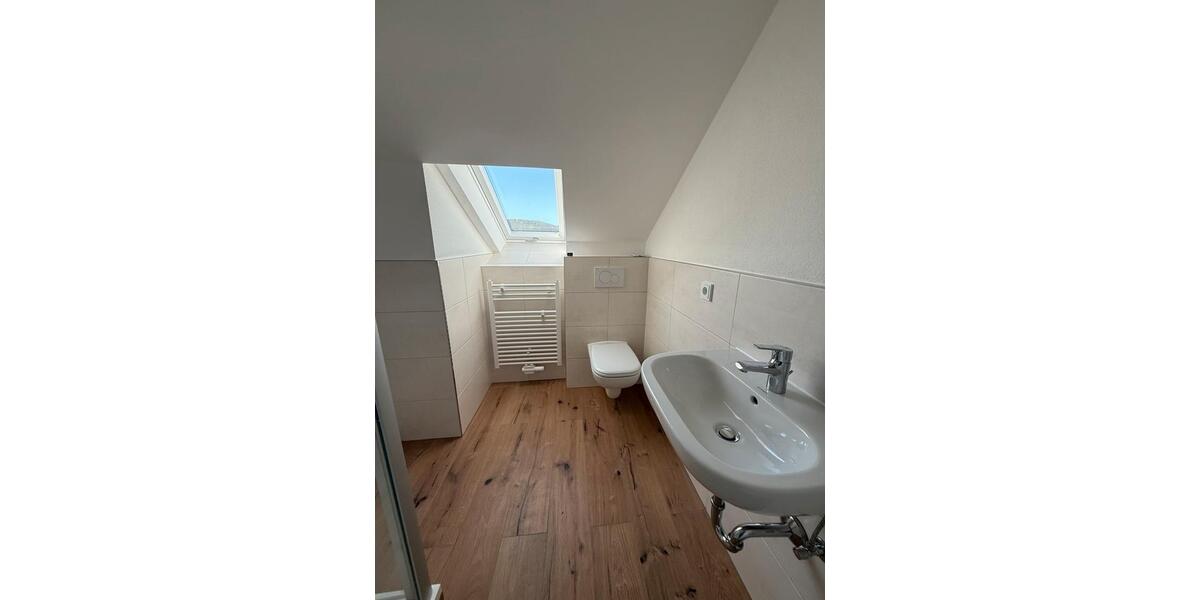 Dachgeschoßwohnung Wertheim - 2.5 Zimmer, 60 m&sup2;, 890&euro; | Angebot:26375266