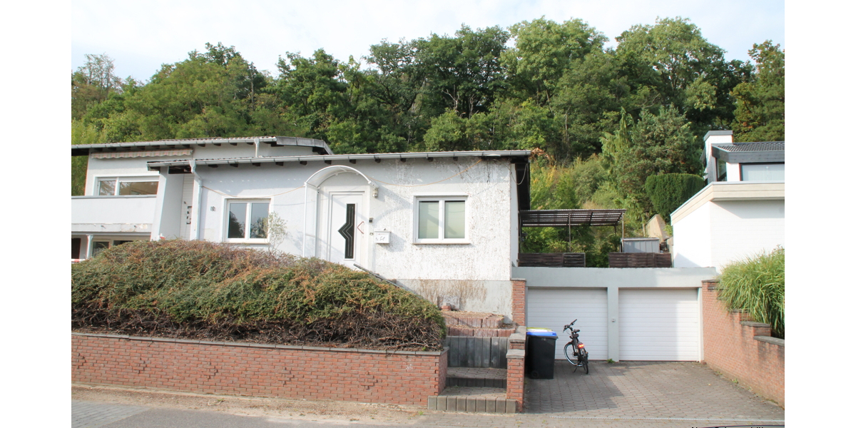 Haus: 2 Wohnungen, 2 Eingänge, 2 Terrassen. Platz für 2 Generationen! Achtung: Bieterverfahren! - Zweifamilienhaus Vettweiß | Angebot:22746895