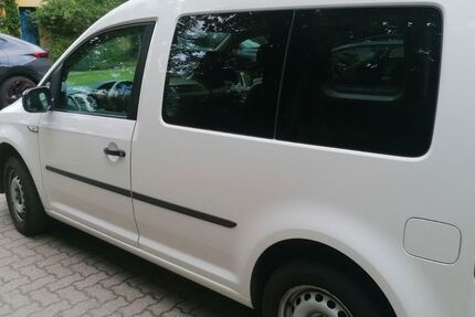VW Caddy 133.800 km 13.099 &euro; Berlin 10243
