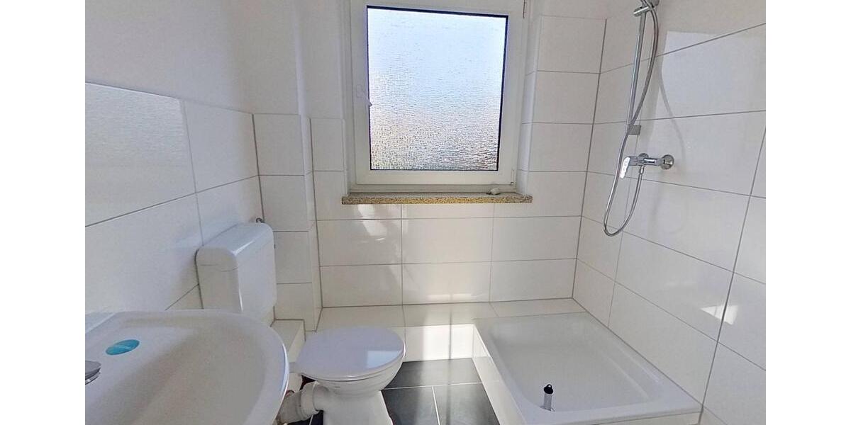 Perfekt für eine kleine Familie: Große 3-Zimmer-Wohnung mit BALKON 3 zimmer