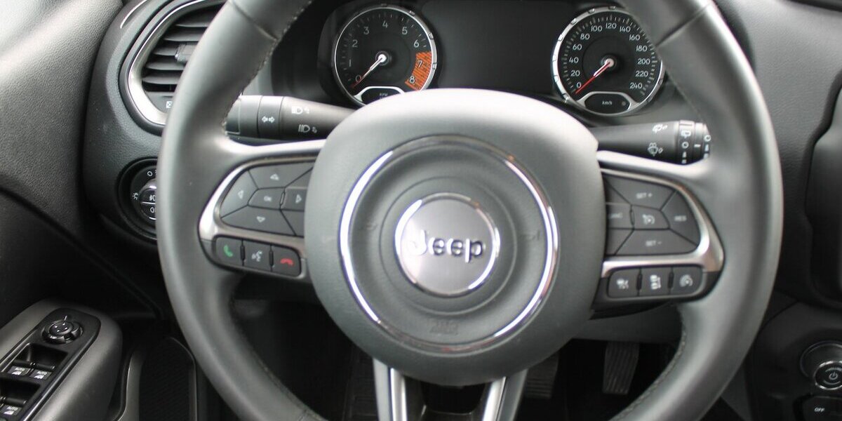 Jeep Renegade Limited 1.0 T3 SHZ * ACC * PDC * LED 108.921 km 11.950 &euro; Badem 54657