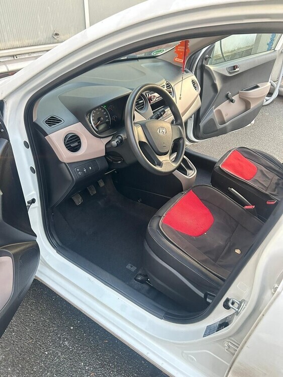 i10