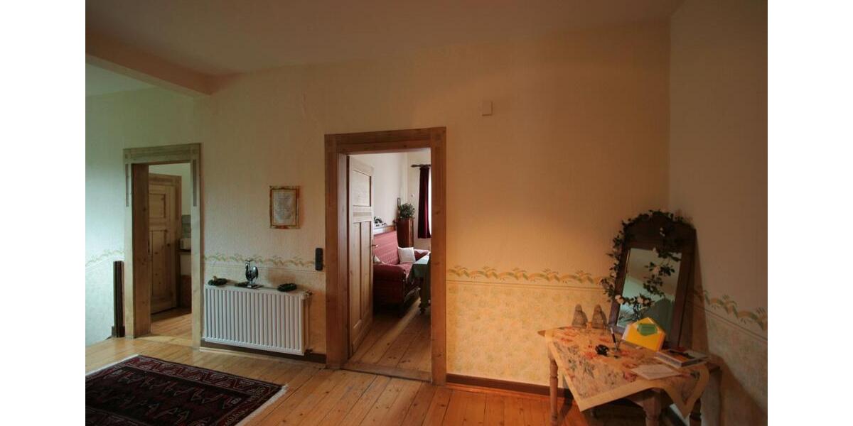 Villa Lauterbach (Hessen) - 11 Zimmer, 330 m&sup2;, 540.000&euro; | Angebot:27085693