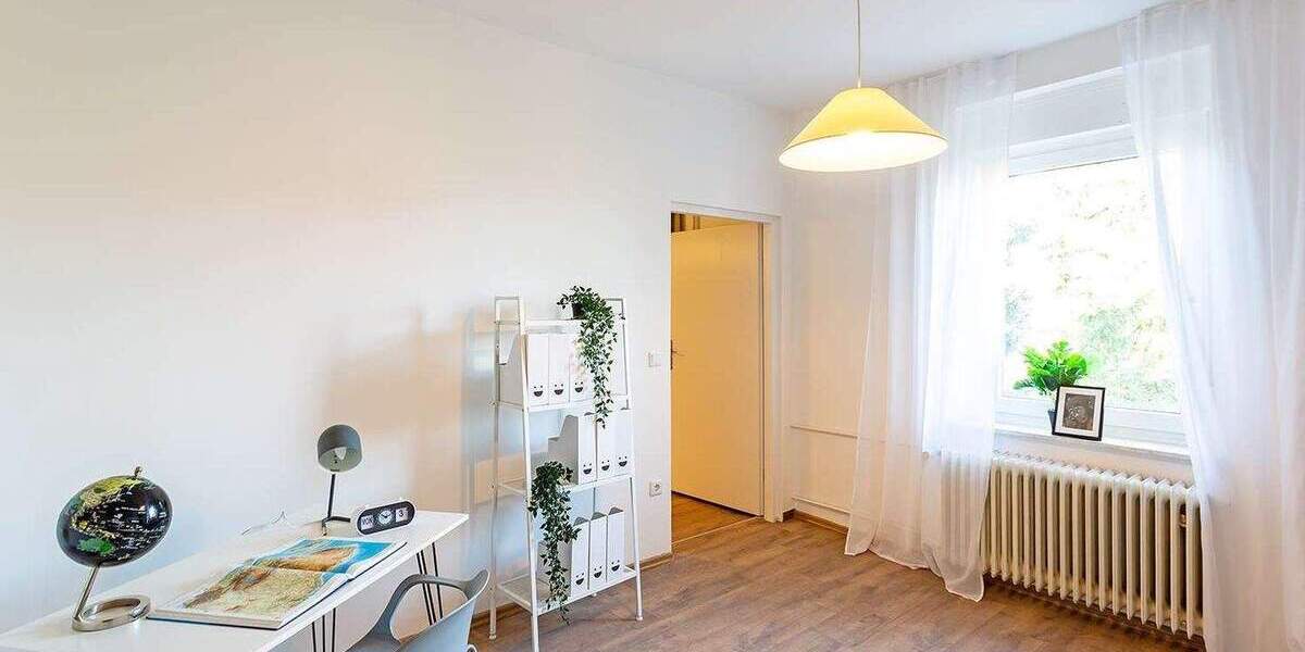 Mit den (Groß)Eltern unter einem Dach? Gartenanteil und 2 Garagen inklusive! 7 zimmer