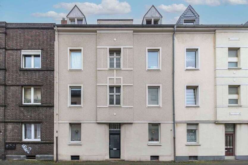 Haus zum Kaufen in Krefeld 440.000 € 289.03 m²