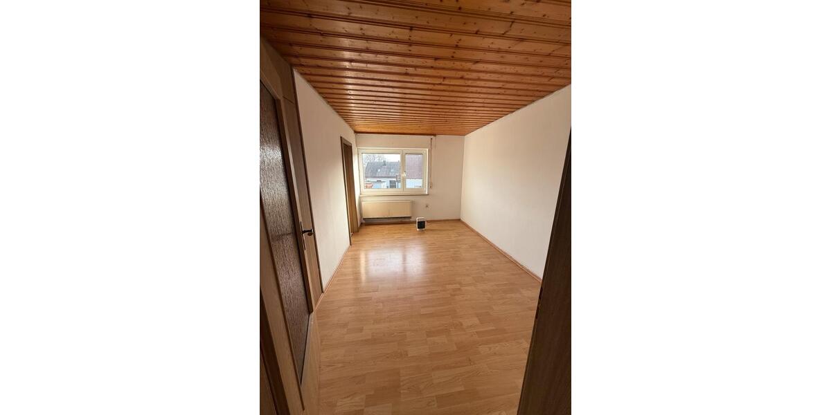 Etagenwohnung Ulm Donautal - 4 Zimmer, 90 m&sup2;, 1.000&euro; | Angebot:25382978