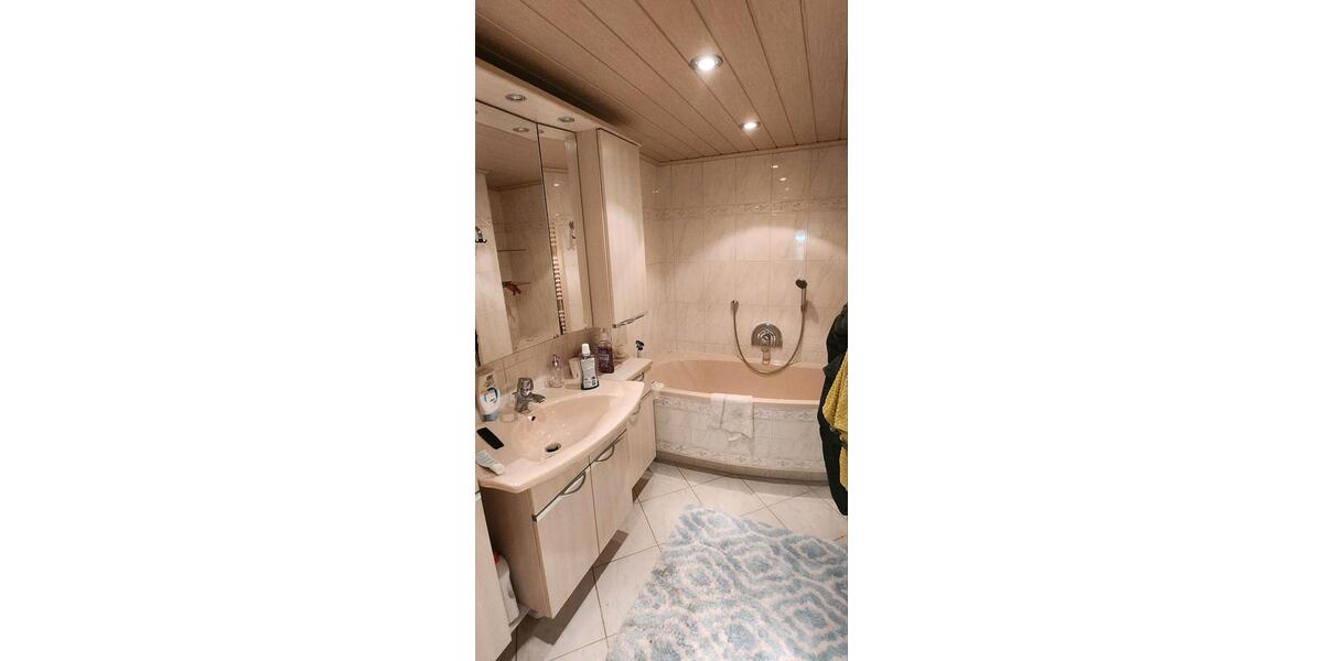 Doppelhaushälfte Neuhaus am Rennweg - 8 Zimmer, 140 m&sup2;, 75.000&euro; | Angebot:25873708