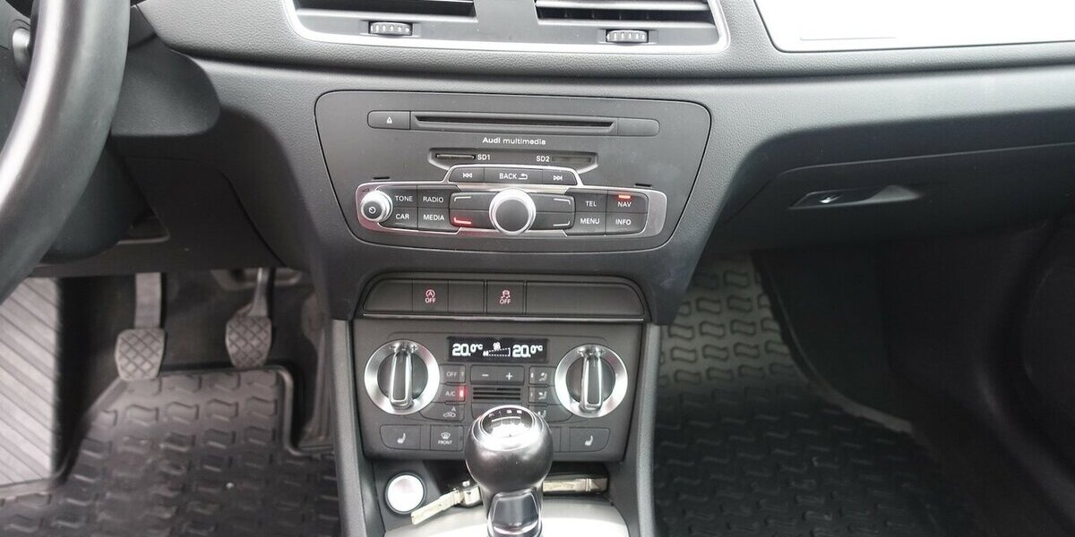 Audi Q3 2.0 TDI quattro Bi-Xenon Navi PDC S-Line 8x Alu 121.000 km 16.950 &euro; Neumarkt/OPf 92318