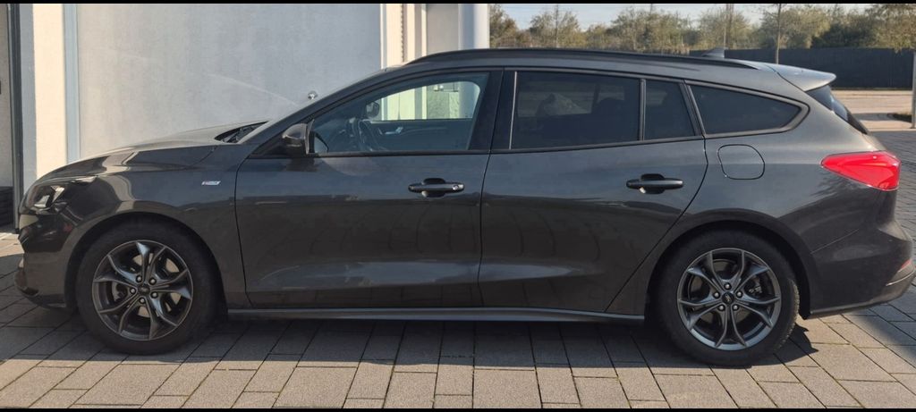 Ford Focus 29.900 km 19.290 &euro; Oberhausen-Rheinhausen 68794