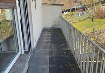 Helle 3-4 Zimmer Wohnung mit Balkon