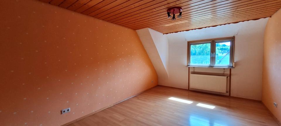 Einfamilienhaus Ottweiler - 8 Zimmer, 210 m&sup2;, 280.000&euro; | Angebot:27010138