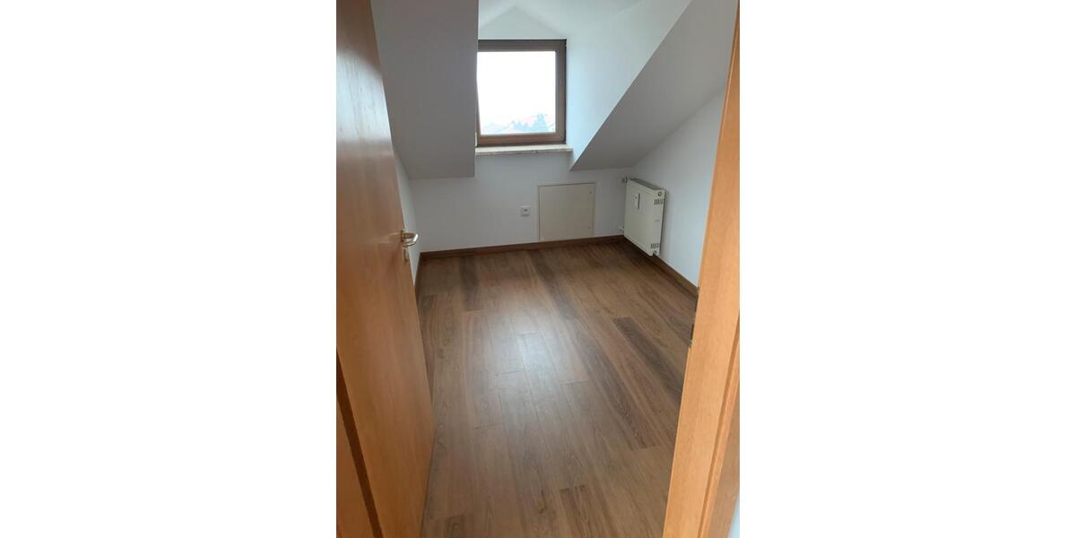 Dachgeschoßwohnung Büchlberg - 1 Zimmer, 40 m&sup2;, 400&euro; | Angebot:26651975
