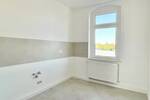 Top modernisierte 3-Zi.-Wohnung mit Tageslichtbad, Eichenparkett im WohnZimmer sowie opt. Stellplatz