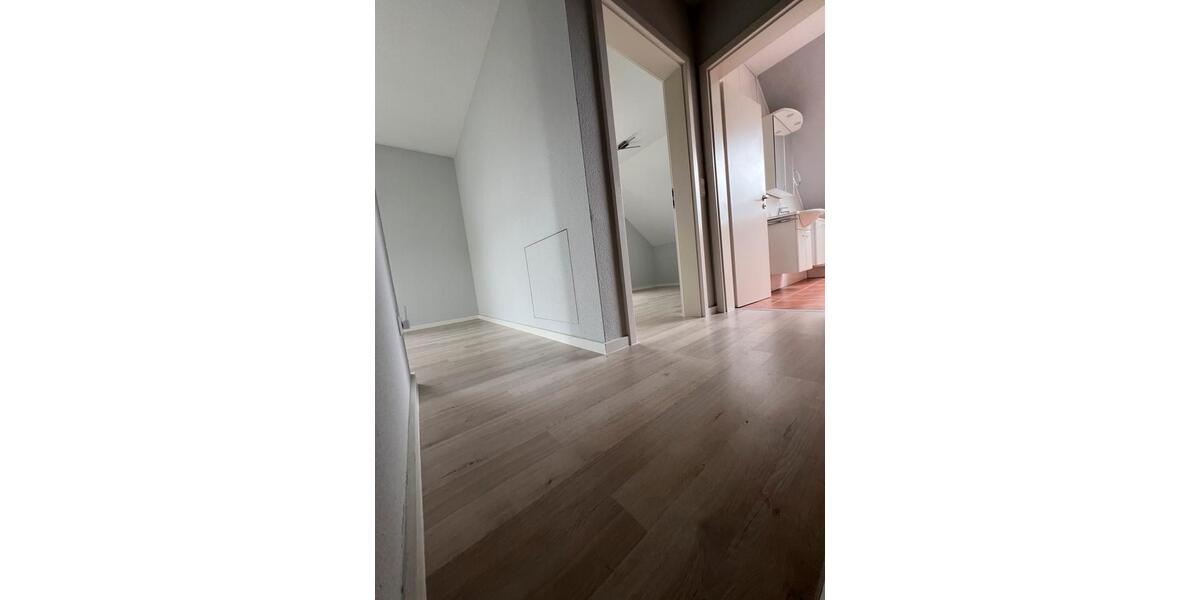 Doppelhaushälfte in Ruhiger Wohnlage zu vermieten 4 zimmer