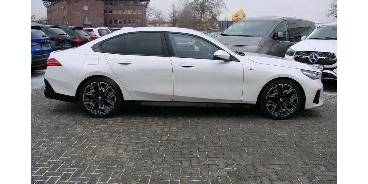 BMW 520 520d M Sport Pro Xdrive ACC 360º H&K ACC HUD 24.408 km 55.980 &euro; Falkensee 14612