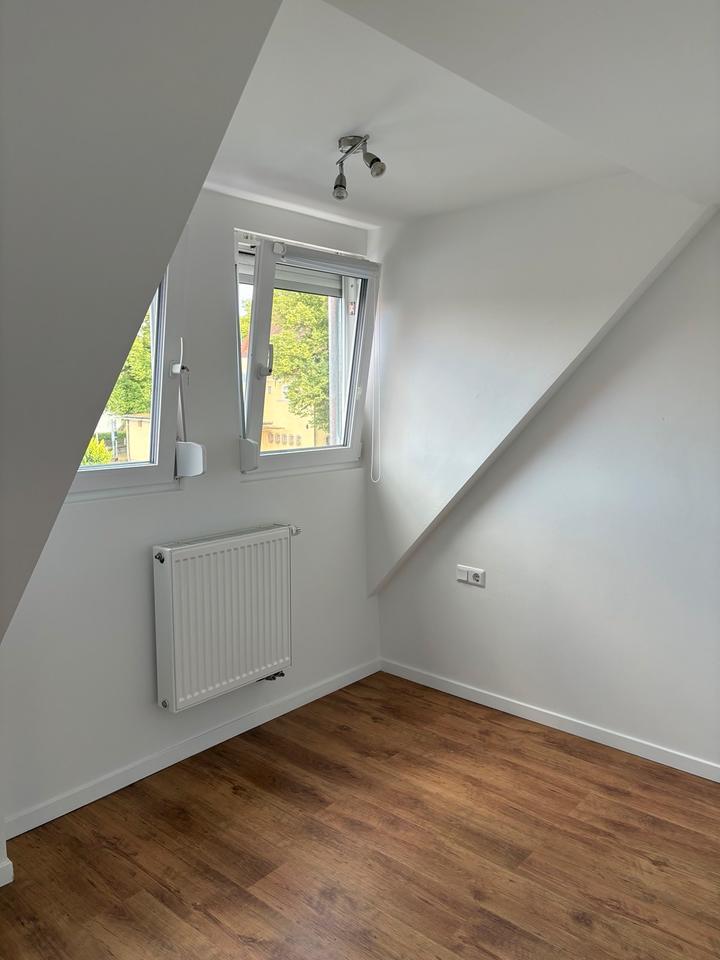 Helle, vollständig renovierte 5-Zimmer-Maisonette-Wohnung in Nbg zimmer