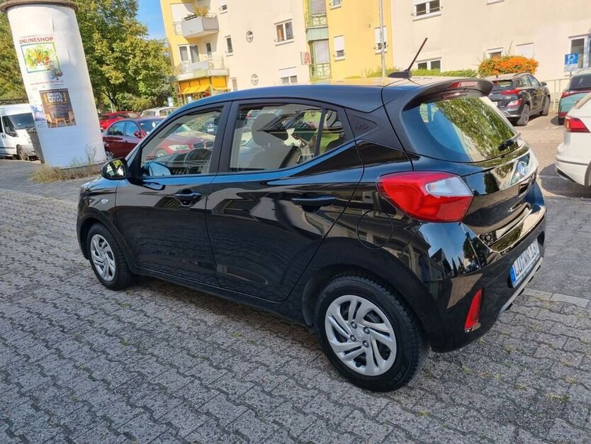 i10