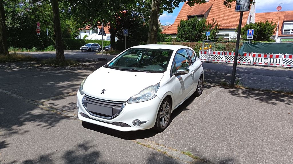 Peugeot 208 138.679 km 6.190 &euro; Karlsfeld 85757