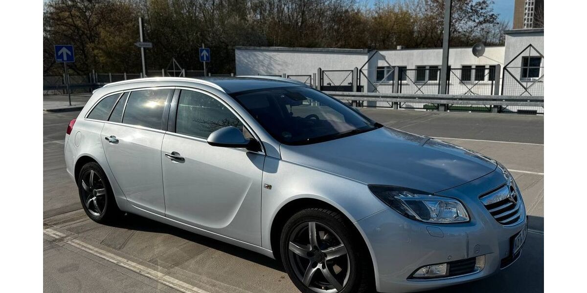 Opel Insignia 97.000 km 6.500 &euro; Bernburg 06406