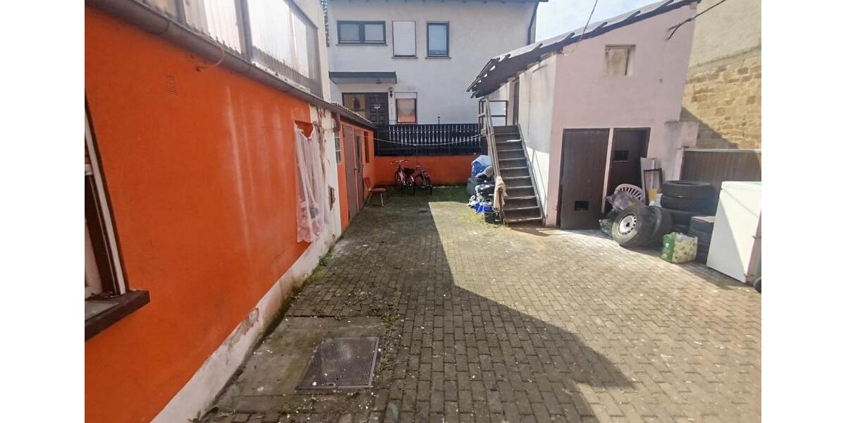 Mehrfamilienhaus, Wohnhaus Geldersheim - 9 Zimmer, 180 m&sup2;, 149.000&euro; | Angebot:27014385