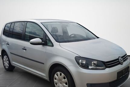 VW Touran 293.596 km 4.999 € Wittenburg 19243