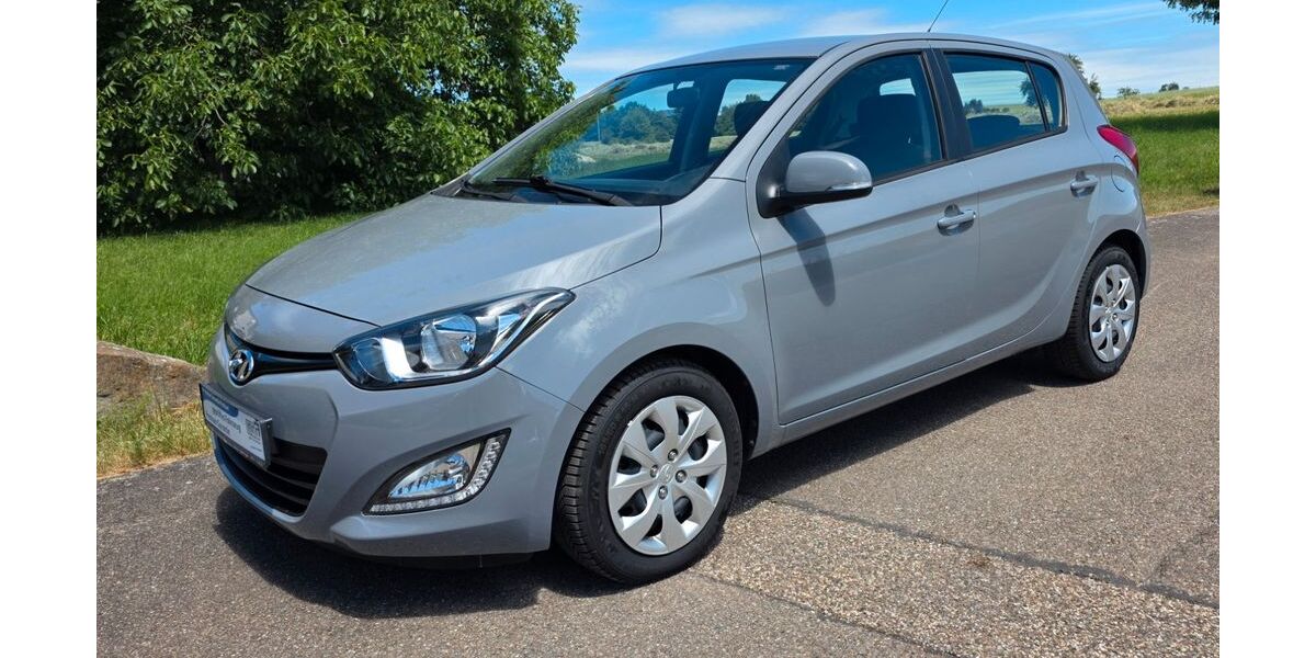 Hyundai i20 95.787 km 7.999 &euro; NEUHAUSEN 75242