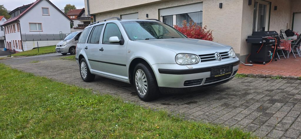 VW Golf 222.000 km 850 &euro; Hilders 36115