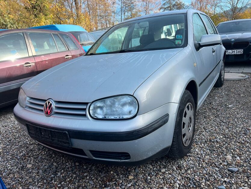 VW Golf 150.000 km 1.950 € Freiburg 79108