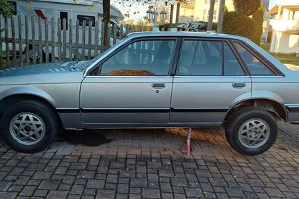 Opel Senator 102.653 km 2.850 &euro; Bühlertann 74424