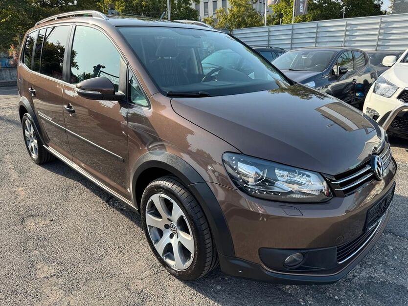 VW Touran 202.000 km 7.900 € Frankfurt - Griesheim 65933