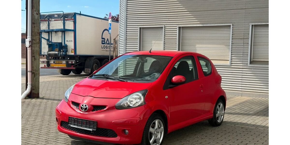 Toyota Aygo (X) 169.534 km 2.200 &euro; Düren 52351