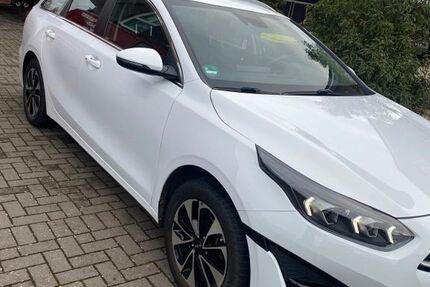 Kia ceed Sportswagon 44.500 km 19.600 &euro; Hamburg 21039