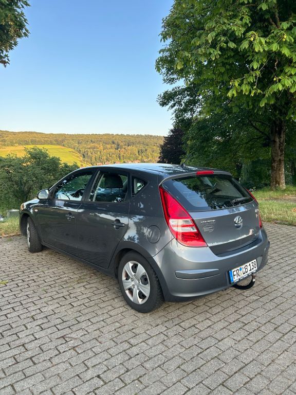 i30