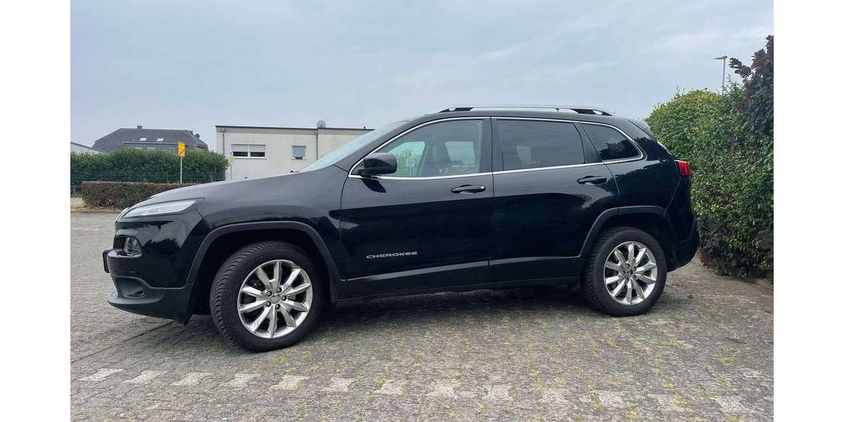 Jeep Cherokee 153.000 km 13.999 &euro; Gückingen 65558