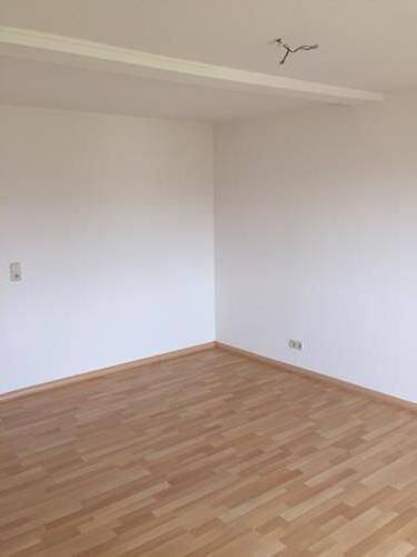 Etagenwohnung Limbach-Oberfrohna Oberfrohna - 3 Zimmer, 71 m&sup2;, 325&euro; | Angebot:26789752