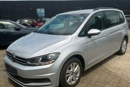 VW Touran 158.005 km 14.990 &euro; Braunschweig 38122
