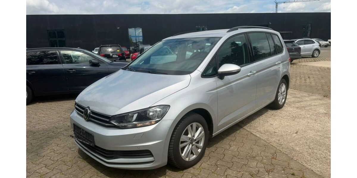 VW Touran 158.005 km 14.990 &euro; Braunschweig 38122