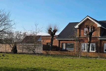 Haus Wesselburen - 11 Zimmer, 250 m&sup2;, 399.000&euro; | Angebot:26184303