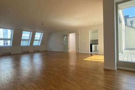 Wohnung Berlin Mitte - 4 Zimmer, 205 m&sup2;, 3.375&euro; | Angebot:27128022