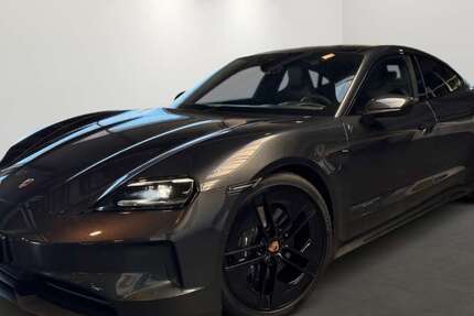Porsche Taycan 7.900 km 113.770 € Villingen-Schwenningen 78048