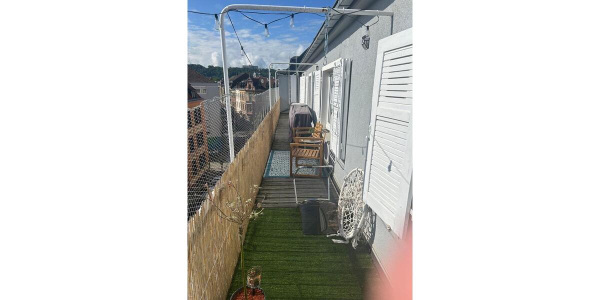 Dachgeschoßwohnung Saarbrücken - 4 Zimmer, 100 m&sup2;, 1.300&euro; | Angebot:26611843