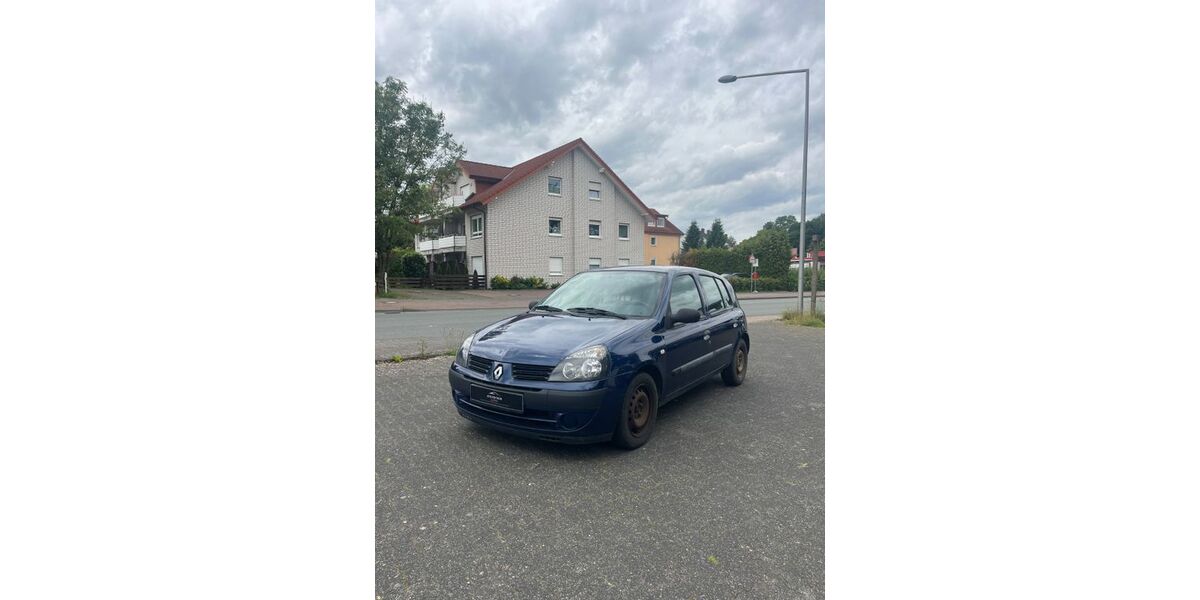 Renault Clio 178.000 km 1.990 &euro; Detmold 32760