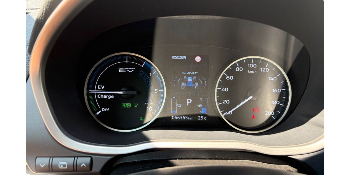Mitsubishi Eclipse Cross 66.300 km 22.500 &euro; UNTERSIEMAU 96253